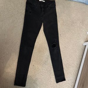 711 Skinny Levi’s denim pants